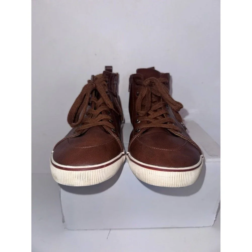 Cat & Jack size 5 Brown High-Top Sneakers